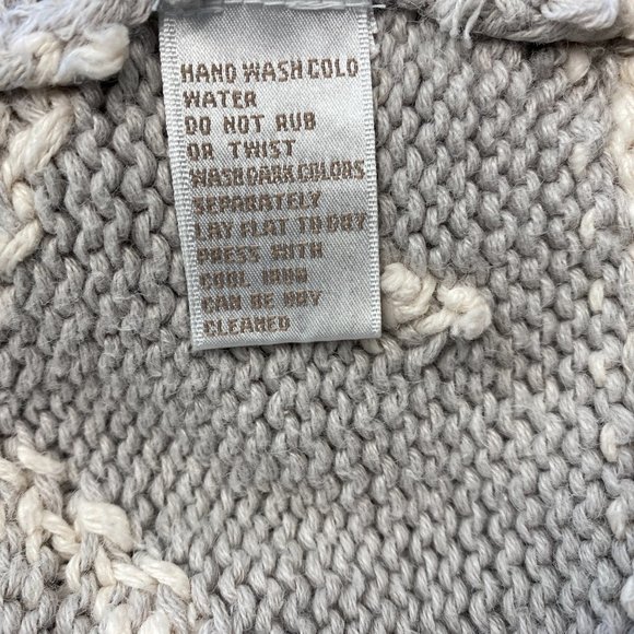 Vintage Jones New York Women's Size M, V-Neck, Pullover Grey White Sweater - Picture 8 of 8